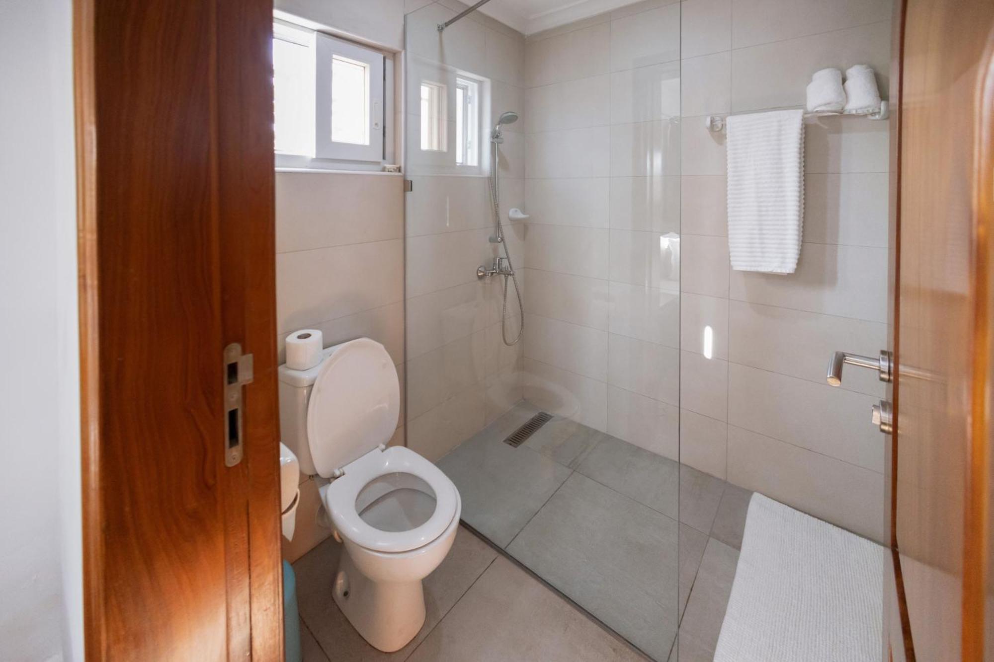 Bragha Apartments And Hotel Sekondi-Takoradi Экстерьер фото